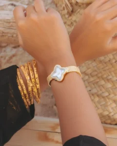 ⁦ساعة العنود النسائية بسير شبكي بلون ذهبي | LOM001L⁩ - الصورة ⁦4⁩