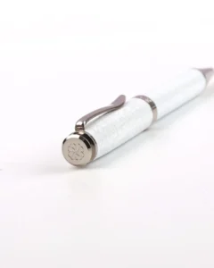 ⁦قلم رجالي فاخر بلون أبيض وفضي | ZTP031M⁩ - الصورة ⁦4⁩