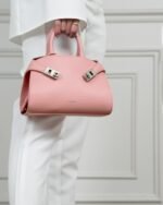 شنطة بلون وردي بحجم متوسط لكل يوم | ZLD016F