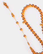 ⁦سبحة من حجر السندلس باللون العسلي | ZRS095M0101⁩ - الصورة ⁦3⁩